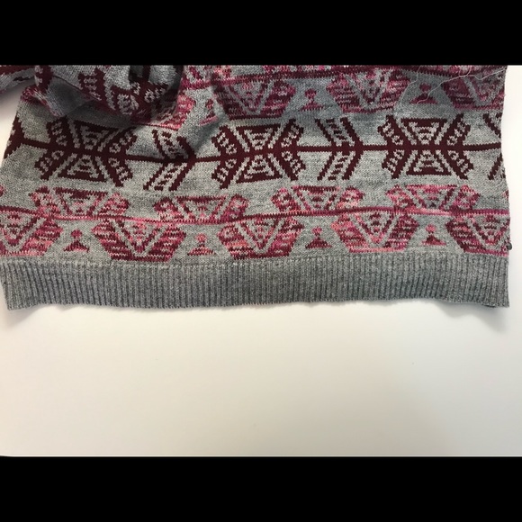 American Eagle V-Neck Hooded Sweater - Picture 2 of 6